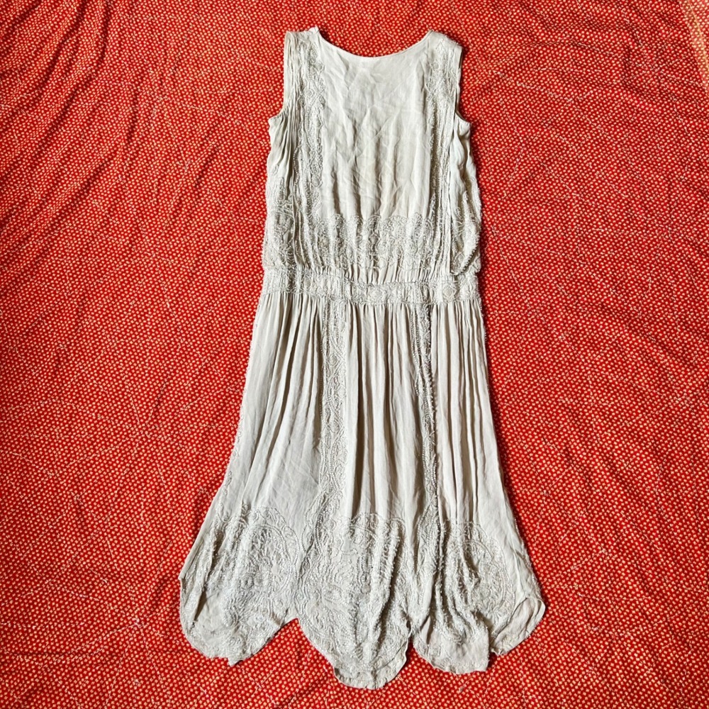 Antique 1920s Beaded Flapper Dress Grey Scalloped Hem Sleeveless Midi